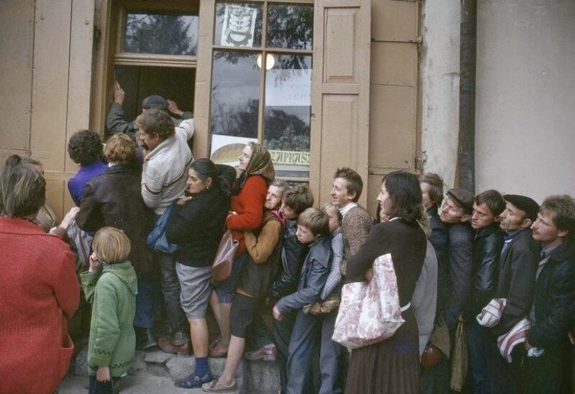 Color photographs of life in Poland in the early 1980s