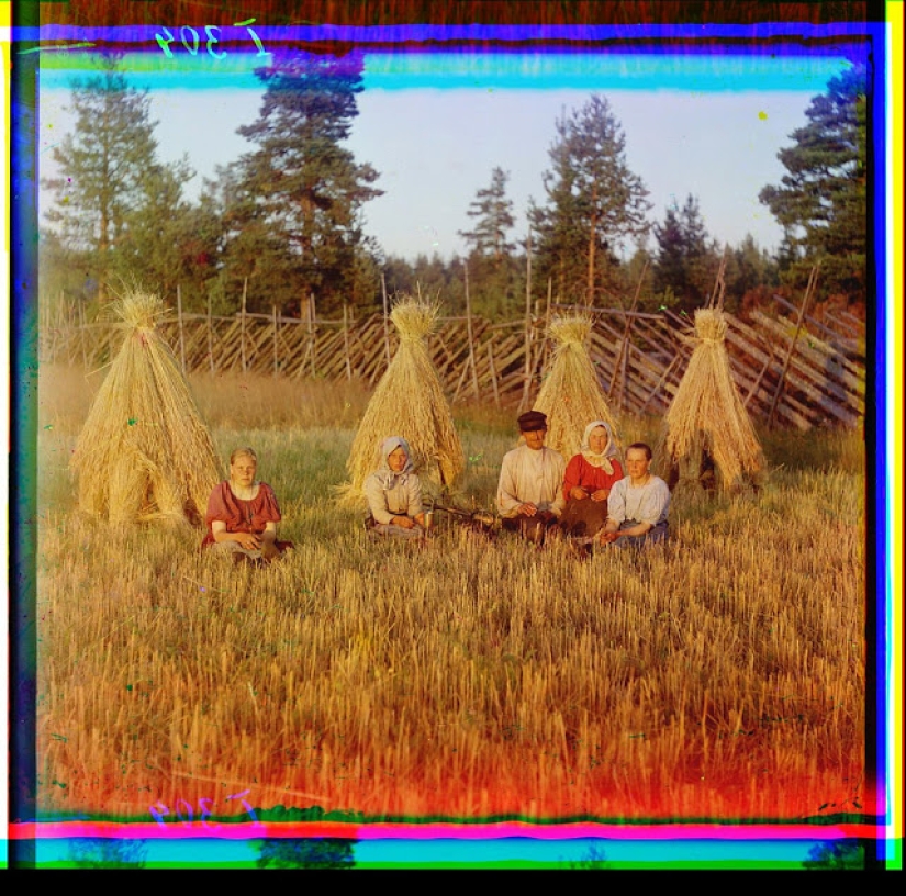 Color photographs of women of the Russian Empire at the beginning of the XX century