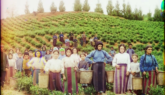 Color photographs of women of the Russian Empire at the beginning of the XX century