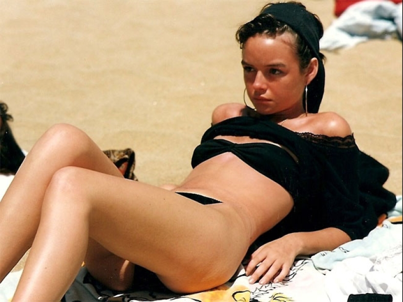 Color photos of beach life in Chile in the 1980s