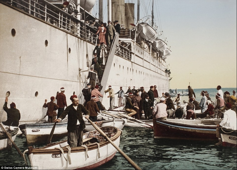 Color photos of popular tourist destinations, taken more than 100 years ago