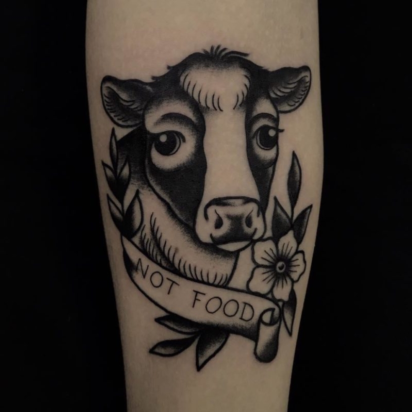 "Comer su ensalada — no te metas con los chicos": ¿qué es un tatuaje cubren los veganos