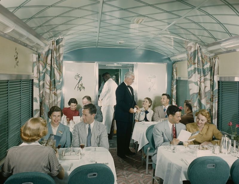 Comfort and luxury on the rails: here's what train travel in the United States looked like in the 1950s