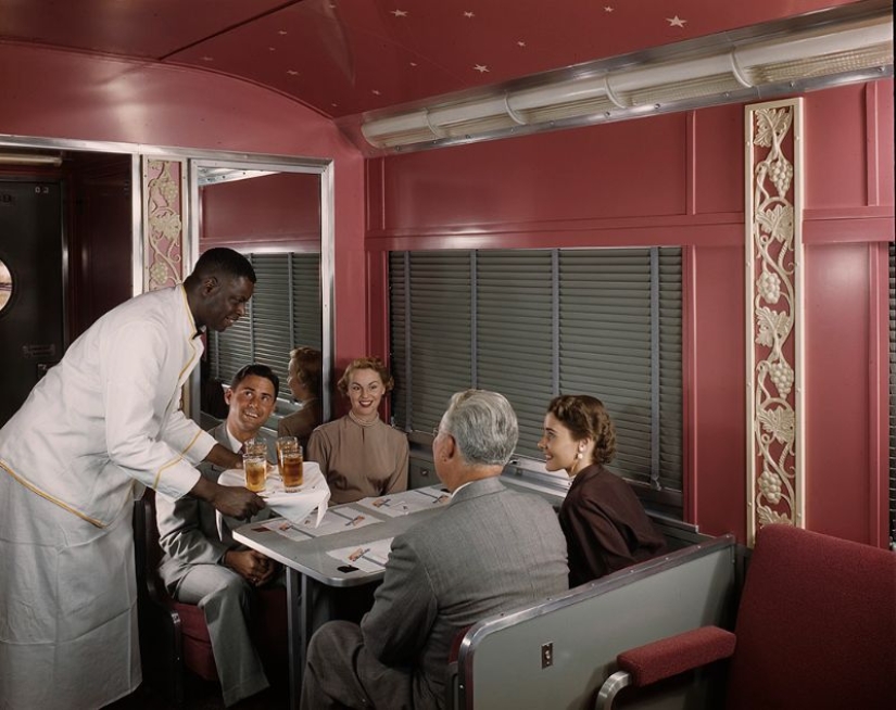 Comfort and luxury on the rails: here's what train travel in the United States looked like in the 1950s