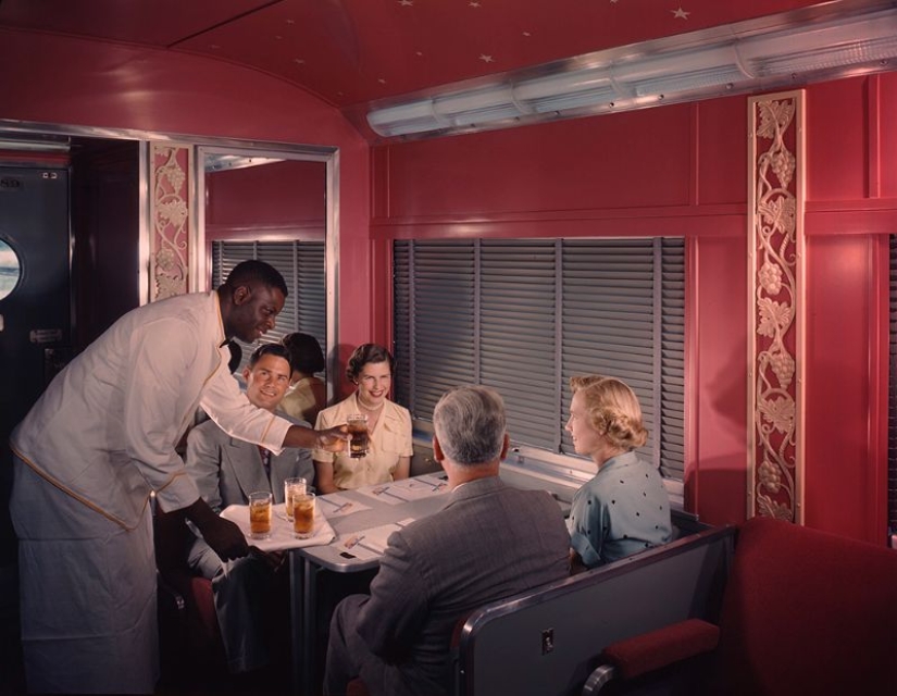 Comfort and luxury on the rails: here's what train travel in the United States looked like in the 1950s