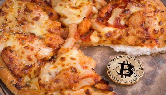 Como un simple programador de la Florida, compró dos pizzas por $ 83 millones