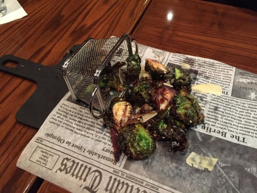 Croutons on a shovel: 22 examples of a very strange serving of dishes