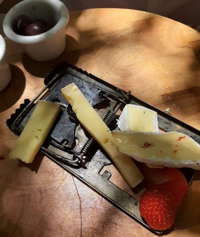 Croutons on a shovel: 22 examples of a very strange serving of dishes