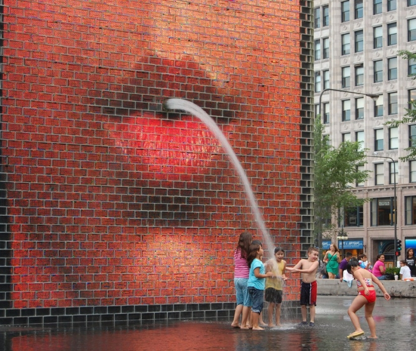 Crown Fountain: una videoescultura única del Millennium Park en Chicago