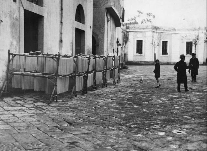 Cuando colgó fideos: fabricación de espaguetis a principios del siglo XX