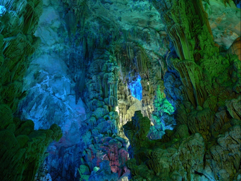 Cueva de la Flauta de Caña