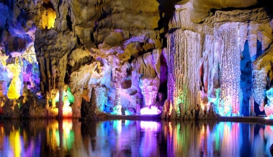 Cueva de la Flauta de Caña