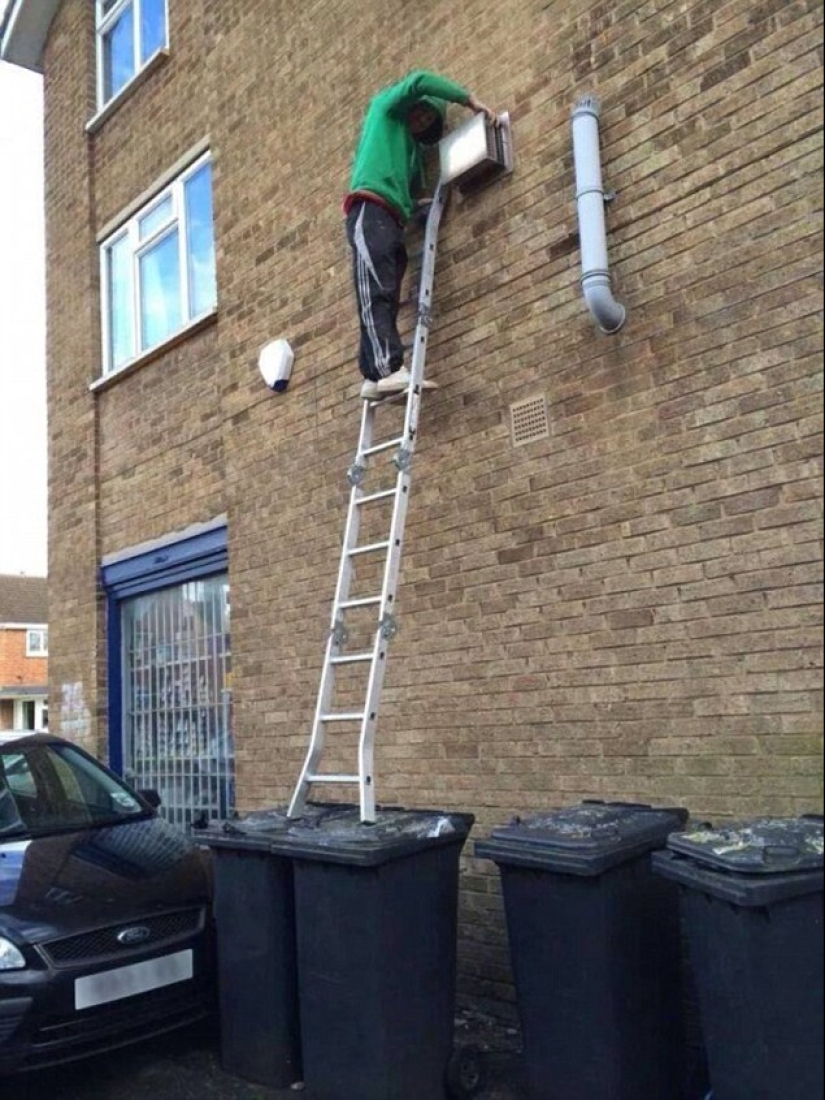 Cuidado, idiotas en el trabajo, o ¿cómo siguen vivos?