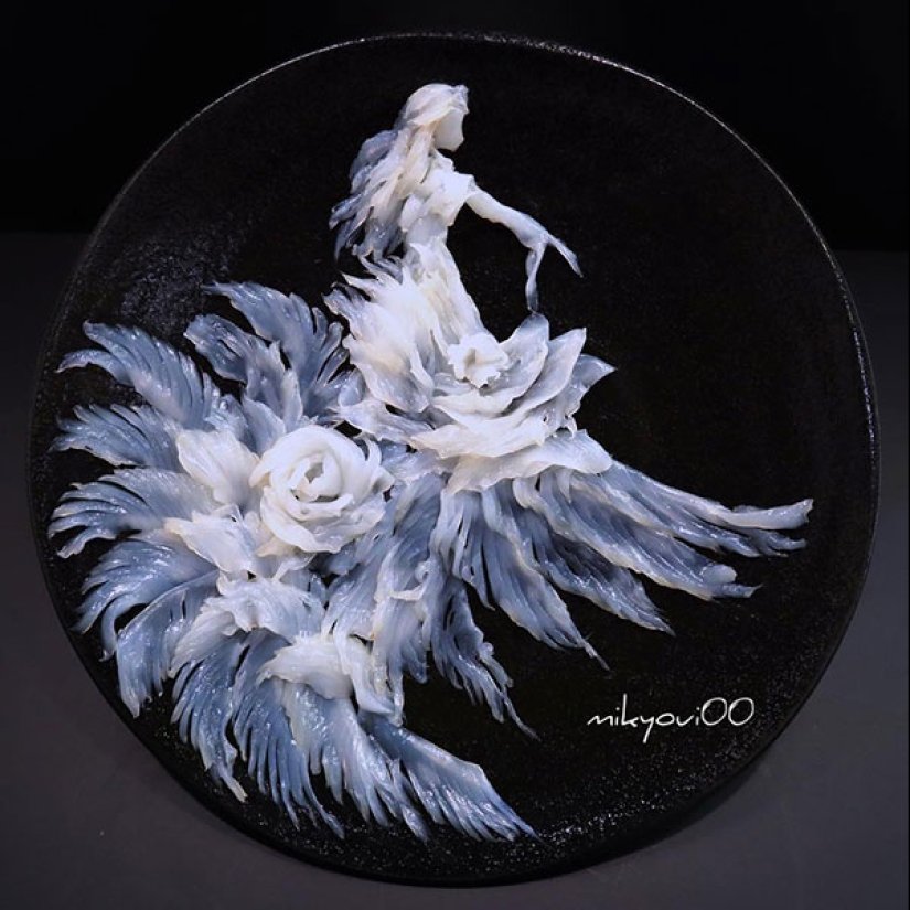 Culinary art plates: Japanese chef turns cutting fish into real masterpieces