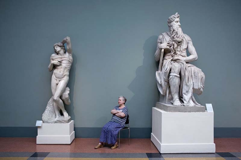 Curious photo series " Caretakers of Russian Museums»