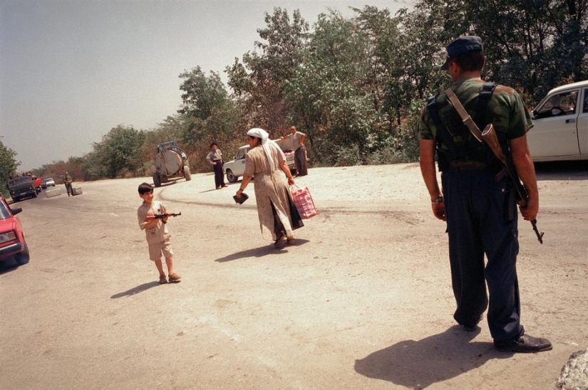 Dagestan, 2000, photograph by Thomas Dvorak