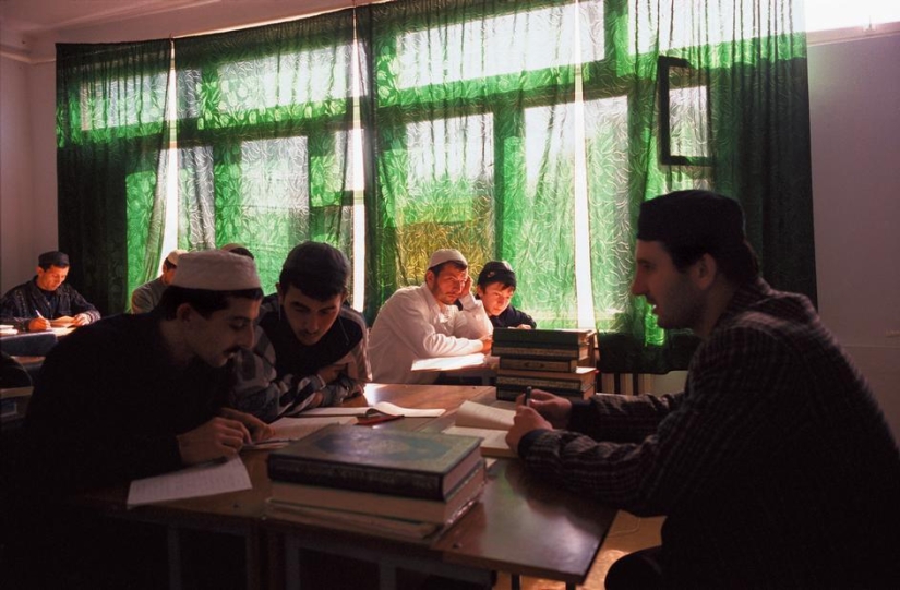 Dagestan, 2000, photograph by Thomas Dvorak