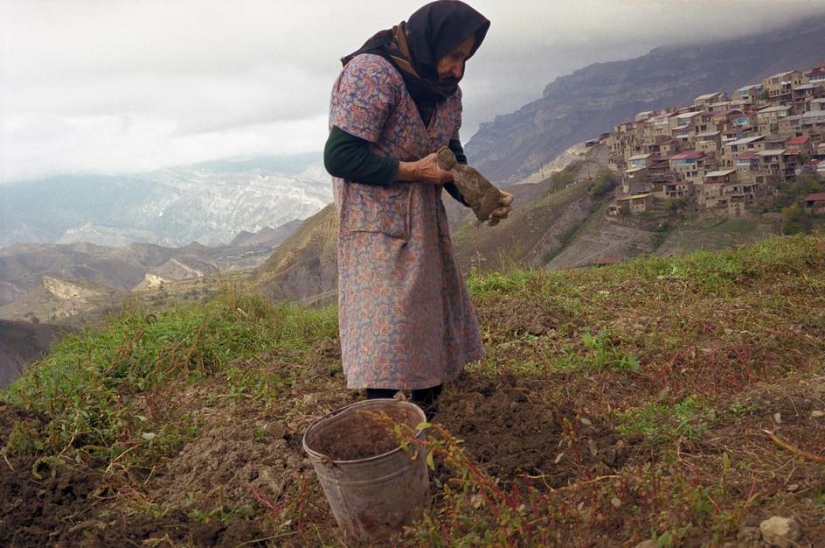 Dagestan, 2000, photograph by Thomas Dvorak