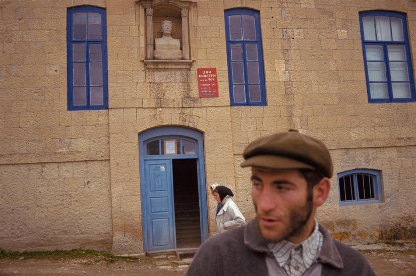 Dagestan, 2000, photograph by Thomas Dvorak