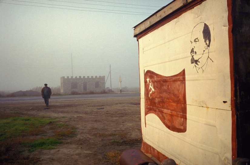 Dagestan, 2000, photograph by Thomas Dvorak