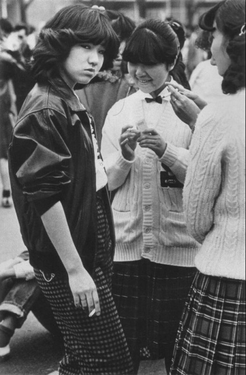 Daring and dangerous: 20 vintage photo Japanese girls SUKEBAN