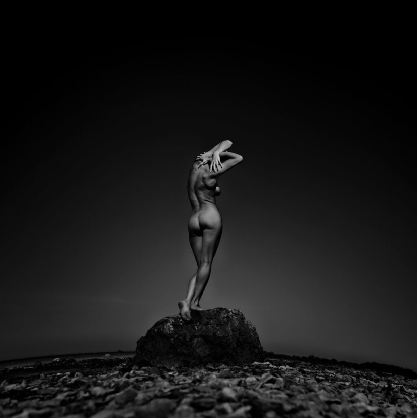 Dark fantasies in nude style from photographer Gobotoru