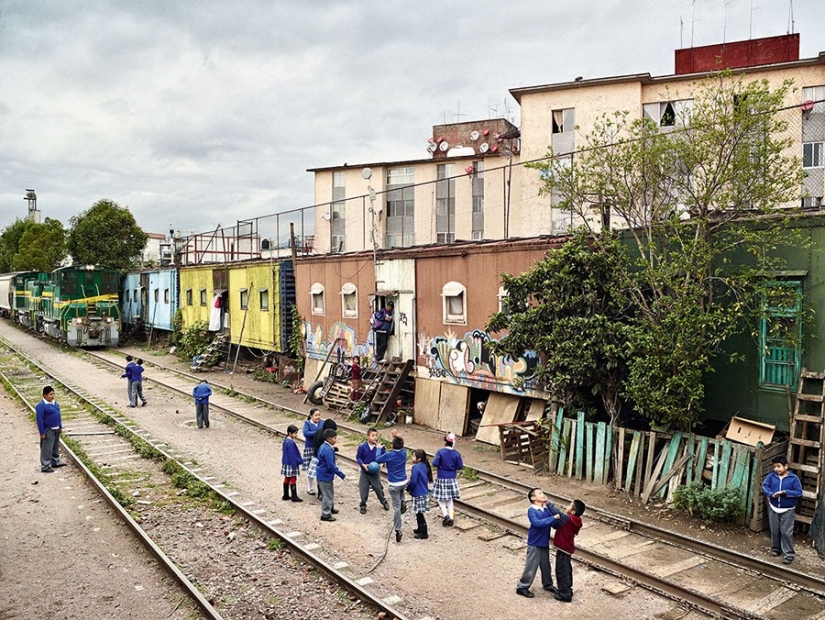 De Moscú a Bután: cómo se ven los parques escolares en diferentes países