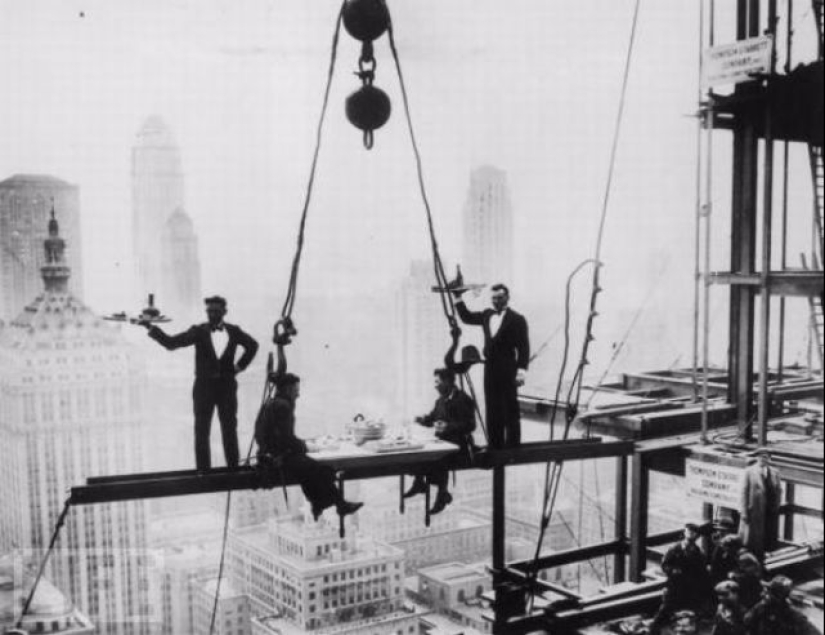 Deadly Number — Crazy stunts in retro photos