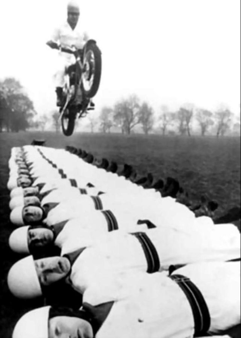 Deadly Number — Crazy stunts in retro photos