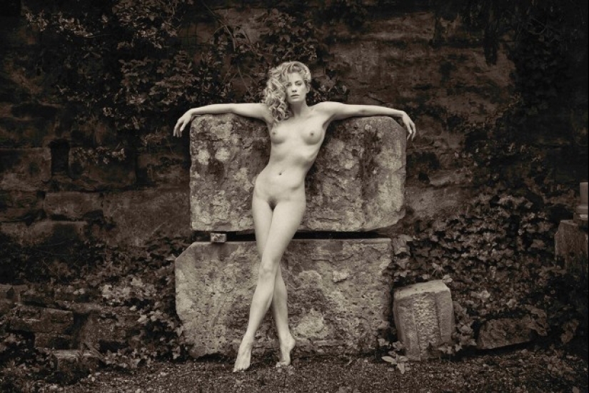Desnudo romántico de Trevor y Faye Yerbury