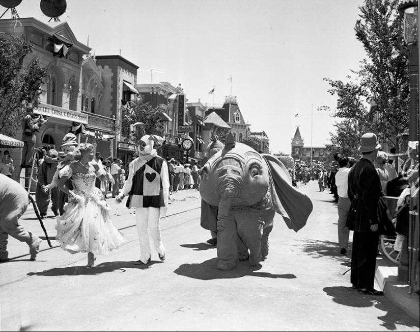 Disneyland en su día de apertura en 1955