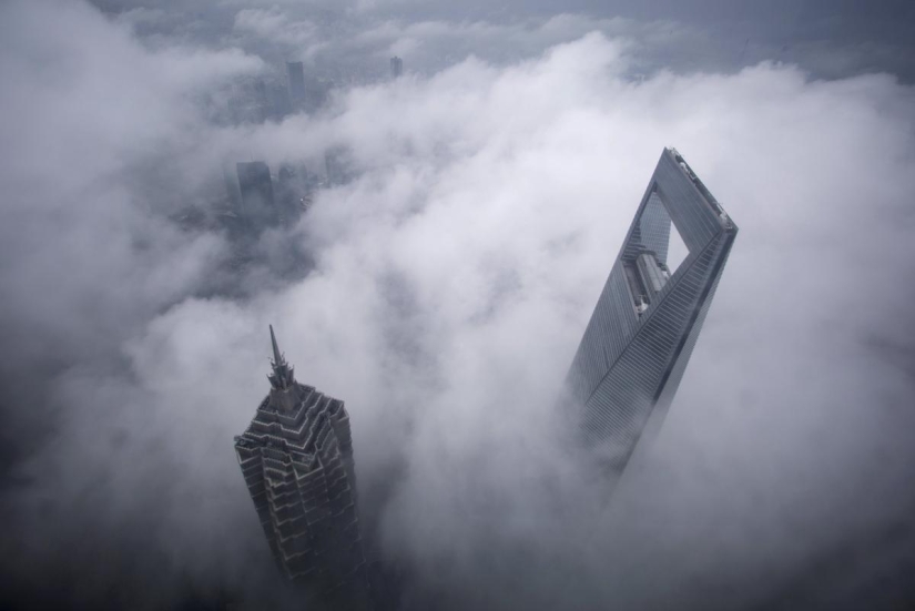 Dizzying and fascinating photos: cities in the clouds