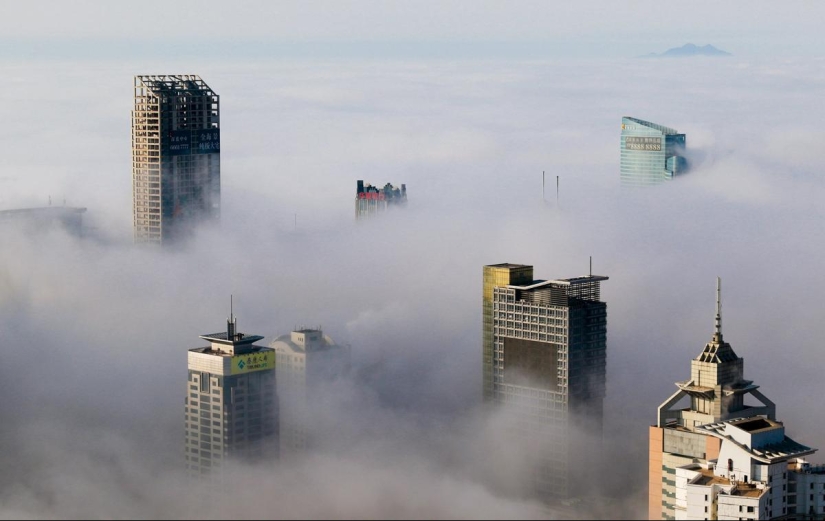 Dizzying and fascinating photos: cities in the clouds