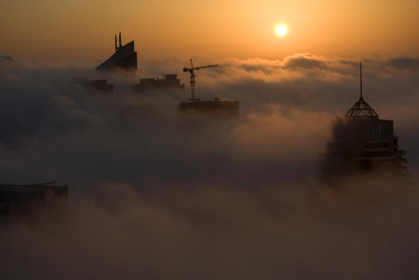 Dizzying and fascinating photos: cities in the clouds