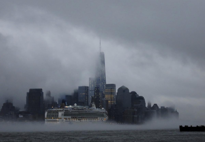 Dizzying and fascinating photos: cities in the clouds