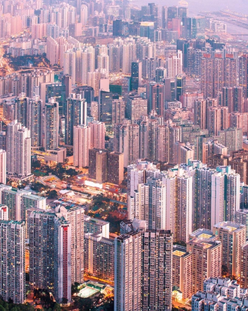 Dizzying Hong Kong in Victor Cheng's photographs