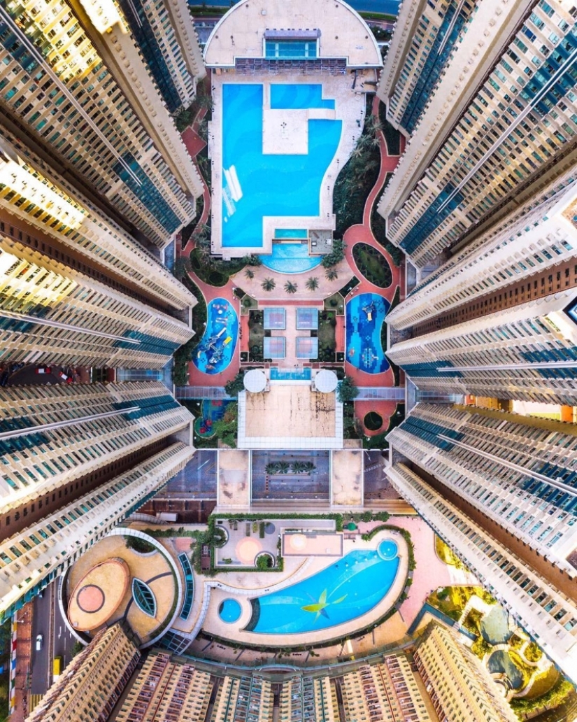 Dizzying Hong Kong in Victor Cheng's photographs