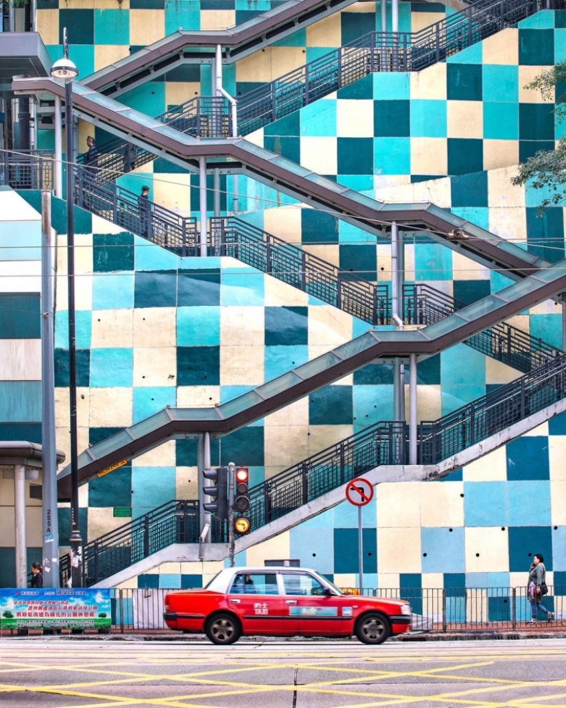 Dizzying Hong Kong in Victor Cheng's photographs