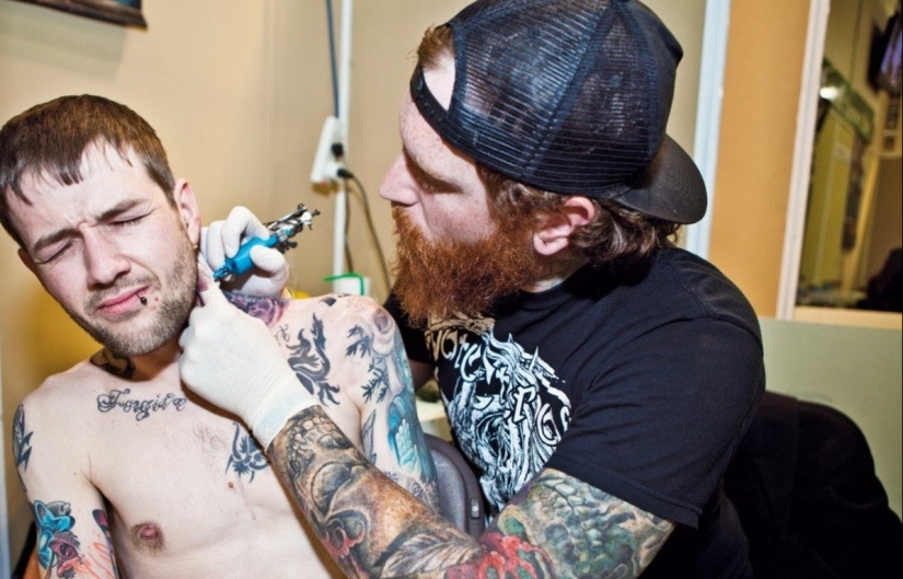Dolor y lágrimas: los lugares más dolorosos para tatuajes según los titulares de registros de tatuajes