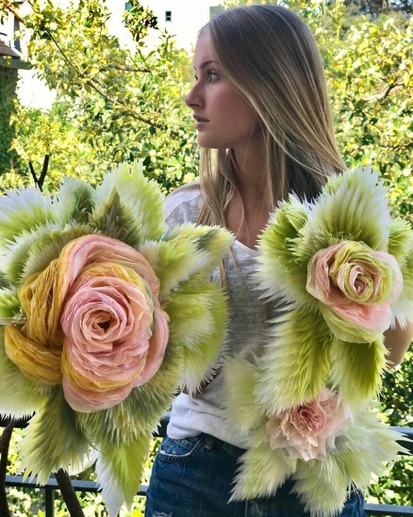 "Each of us needs beauty": why does this woman create huge flowers