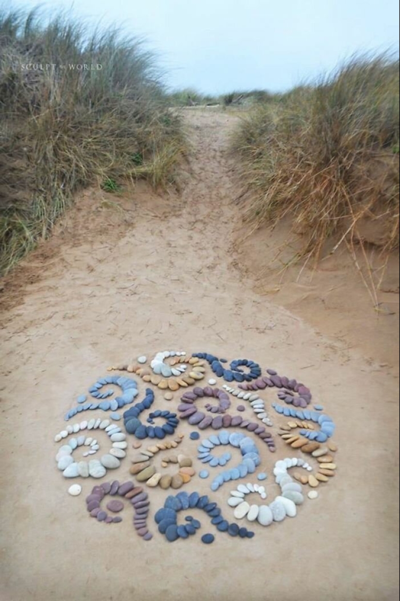 El artista crea el estado de ánimo de sus impresionantes obras de las piedras en la playa