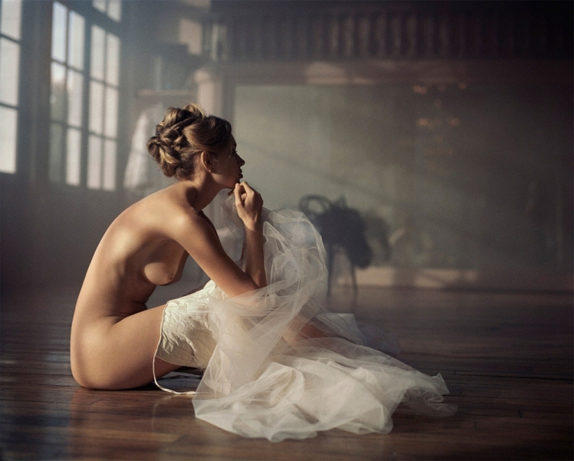 El clásico de la fotografía Vincent Peters y su sensual glamour