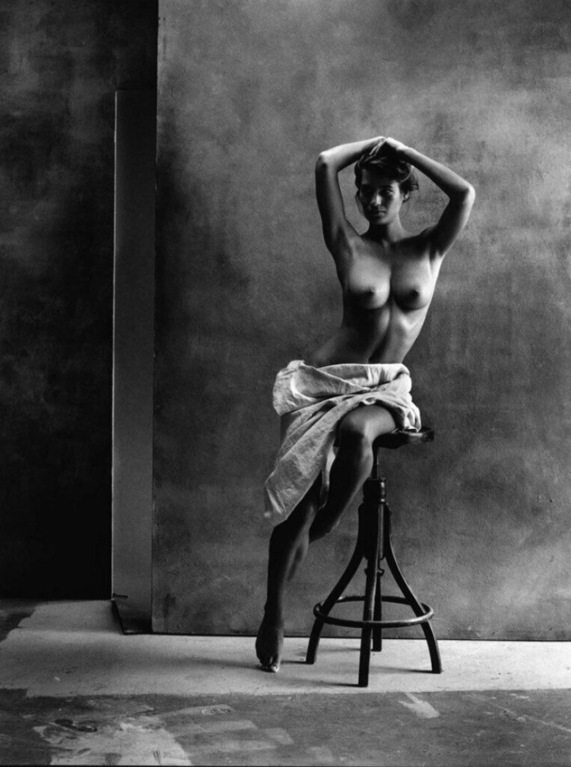 El cuerpo femenino y la geometría en la obra del fotógrafo Christian Coigny
