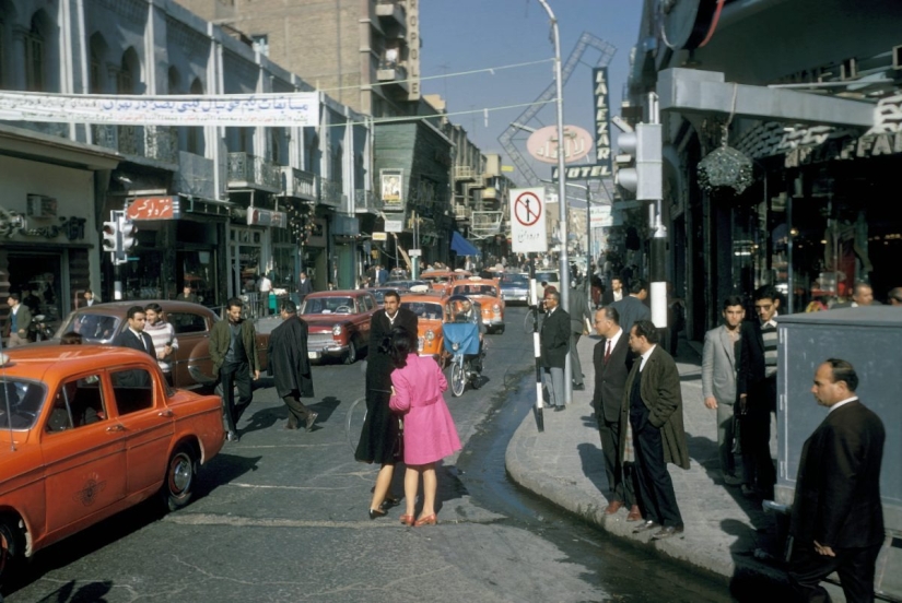 El Este sutil y el Oeste de moda: recorrido fotográfico de un estadounidense por Irán en 1967