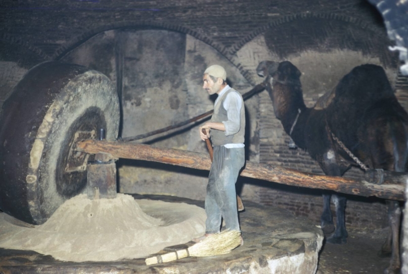 El Este sutil y el Oeste de moda: recorrido fotográfico de un estadounidense por Irán en 1967