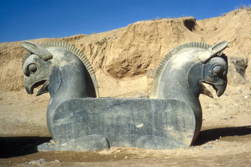 El Este sutil y el Oeste de moda: recorrido fotográfico de un estadounidense por Irán en 1967