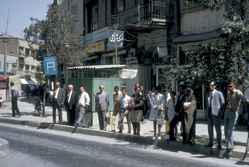 El Este sutil y el Oeste de moda: recorrido fotográfico de un estadounidense por Irán en 1967