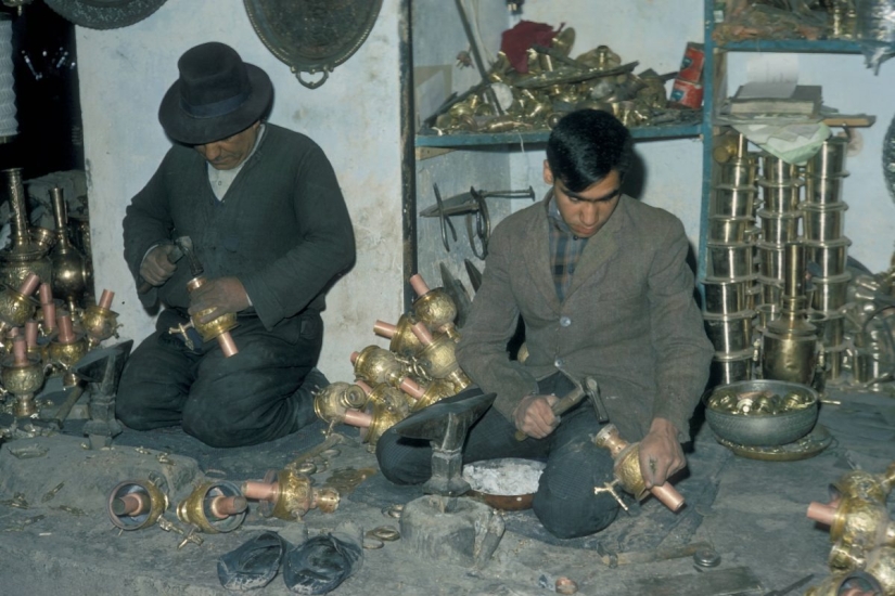 El Este sutil y el Oeste de moda: recorrido fotográfico de un estadounidense por Irán en 1967