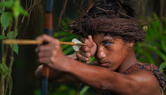 El fenómeno de la tribu de ojos azules de la isla Butung