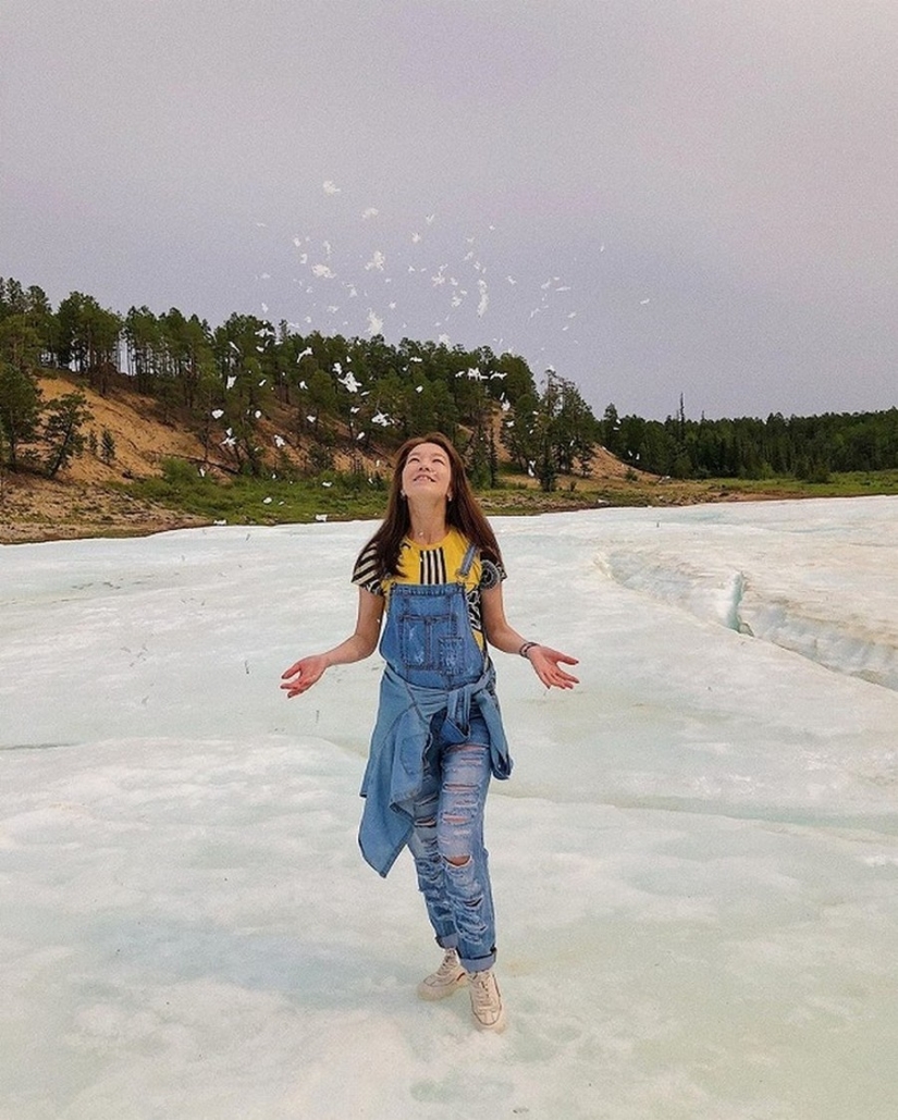 El hielo de la playa de Buluus, la existencia de la cual es difícil de creer